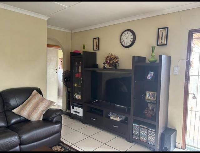 2 BEDROOM PROPERTY TO RENT IN FILLAN PARK